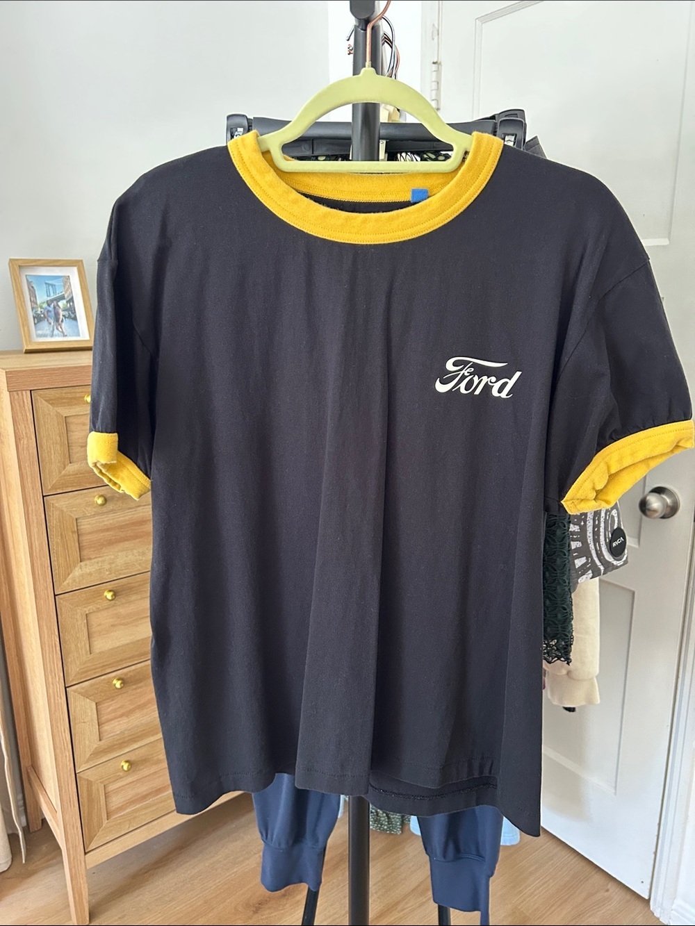Ford Tee. Size medium. PTP 20”. GUC